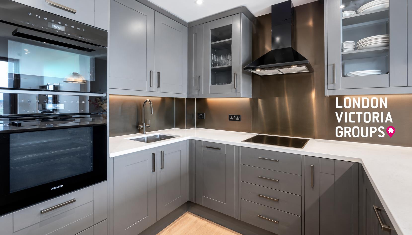 3 bed property in 1 Emery Way, London
